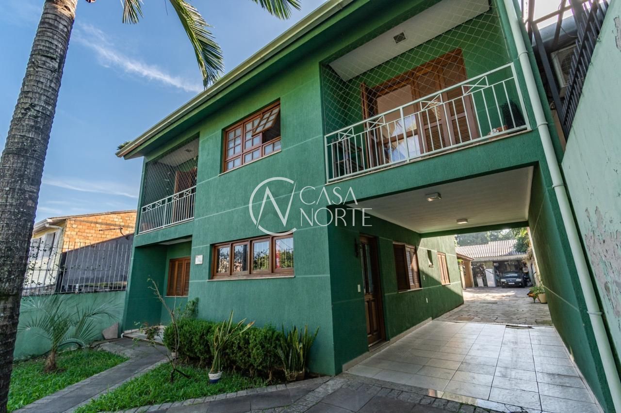Casa à venda com 4 quartos, 287m², 1 suíte, 4 vagas, Avenida Circular no bairro Vila Jardim em Porto Alegre