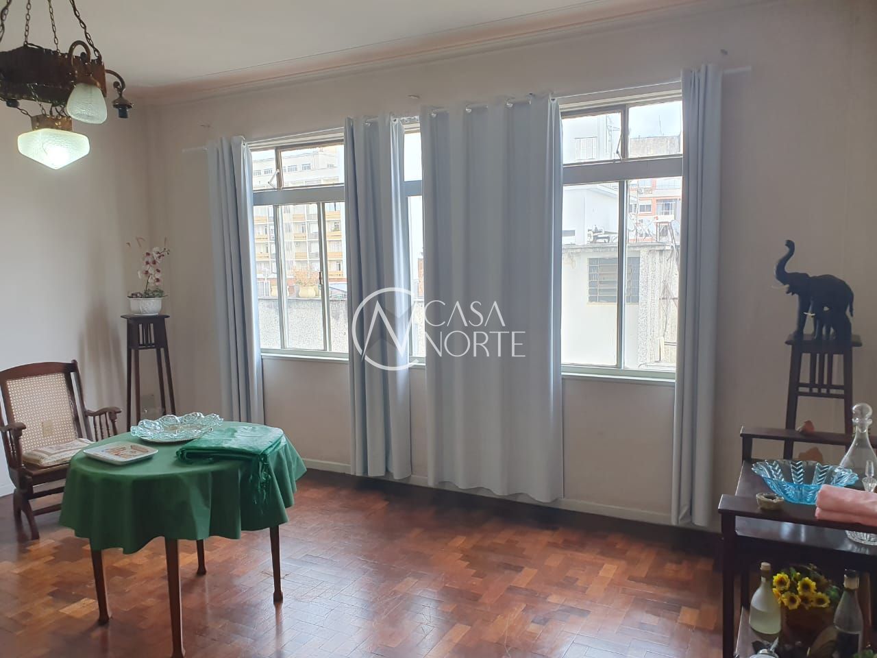 Apartamento à venda com 3 quartos, 106m², Avenida Independência no bairro Independência em Porto Alegre