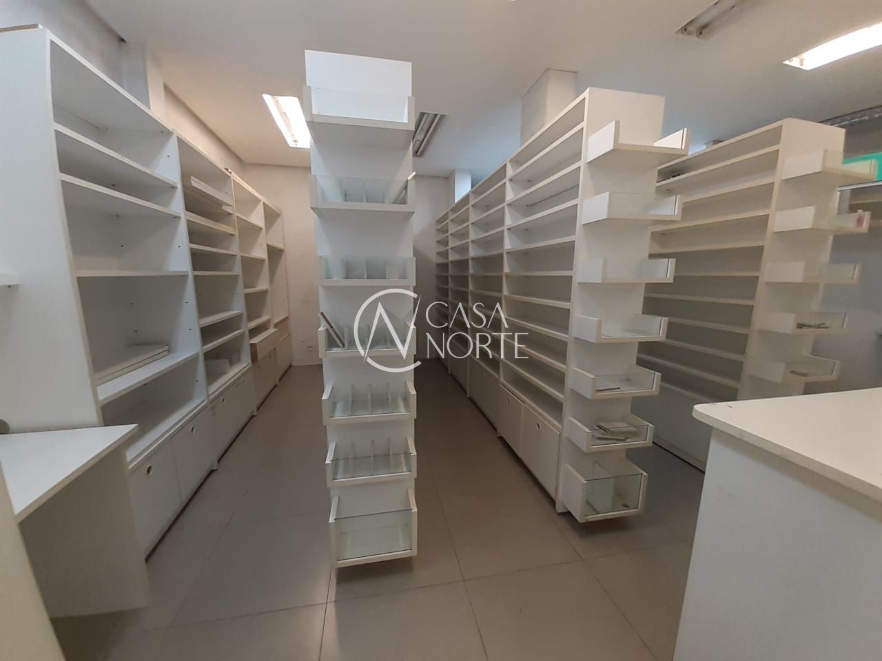 Loja à venda com 3 quartos, 191m², Avenida Teresópolis no bairro Teresópolis em Porto Alegre