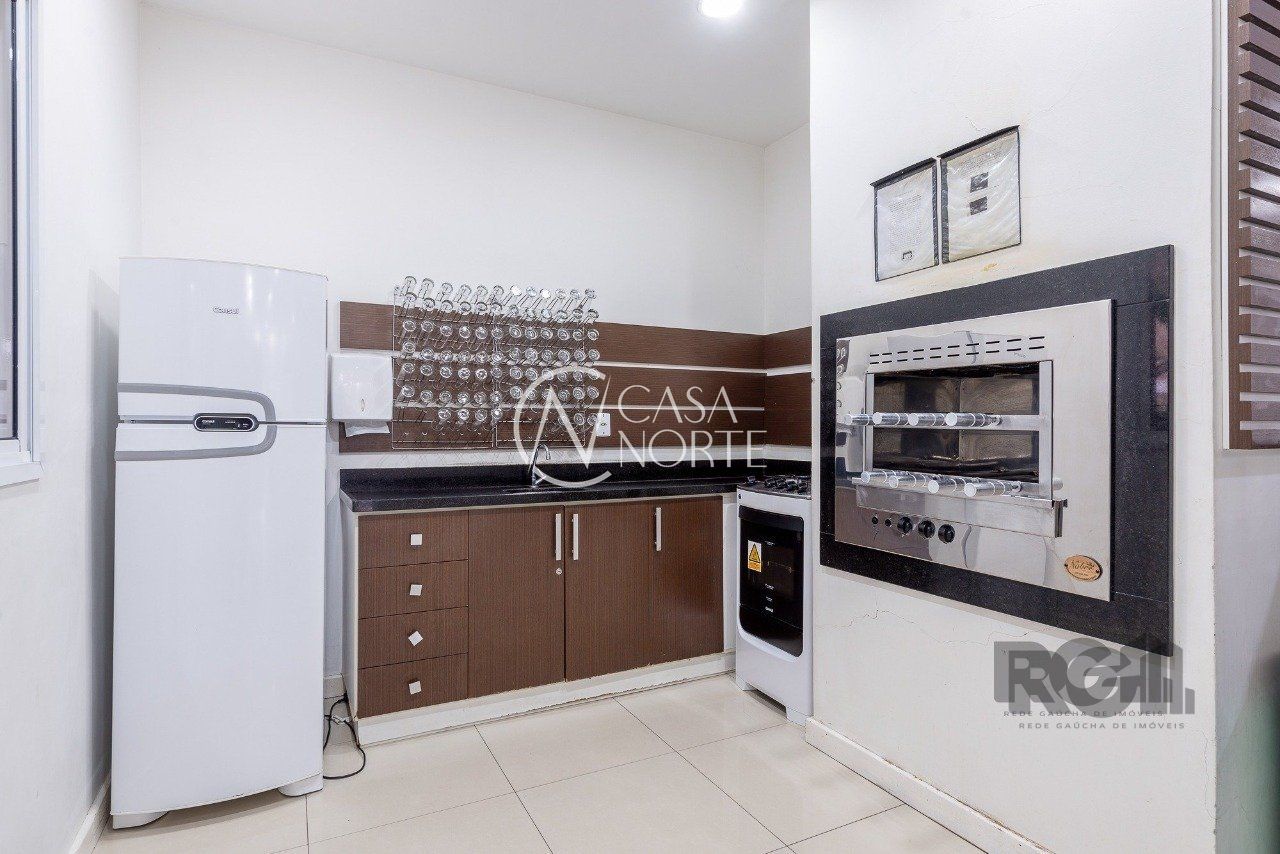 Apartamento à venda com 3 quartos, 65m², 1 suíte, 1 vaga, Avenida Dom Cláudio José Gonçalves Ponce de Leão no bairro Vila Ipiranga em Porto Alegre