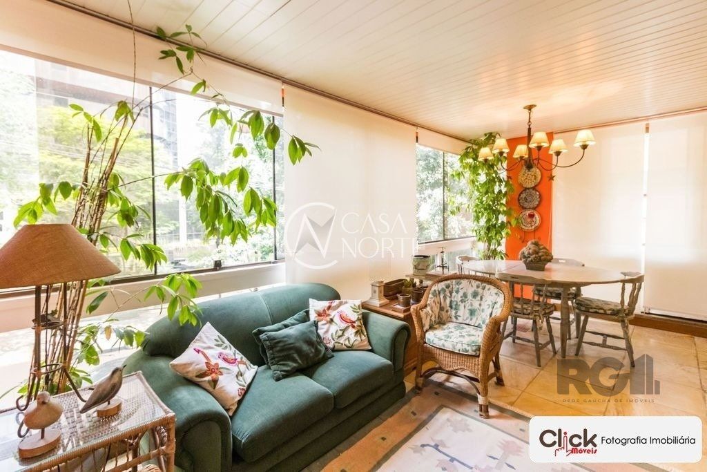 Apartamento à venda com 3 quartos, 247m², 1 suíte, 2 vagas, Avenida Bagé no bairro Petrópolis em Porto Alegre