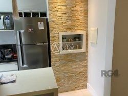 Apartamento à venda com 3 quartos, 70m², 1 suíte, 1 vaga, Avenida Bento Gonçalves no bairro Partenon em Porto Alegre