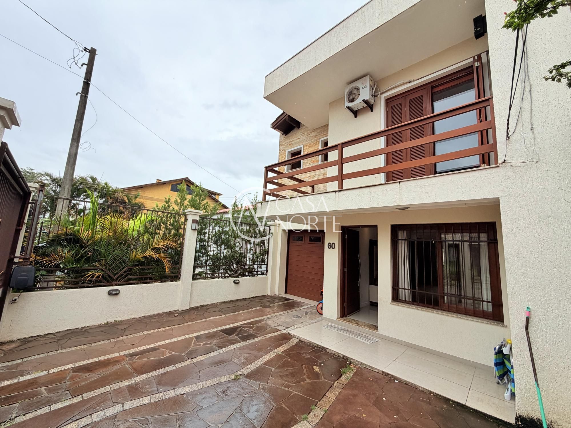 Casa à venda com 2 quartos, 150m², 1 suíte, 2 vagas, Rua Attilio Bettio no bairro Aberta dos Morros em Porto Alegre