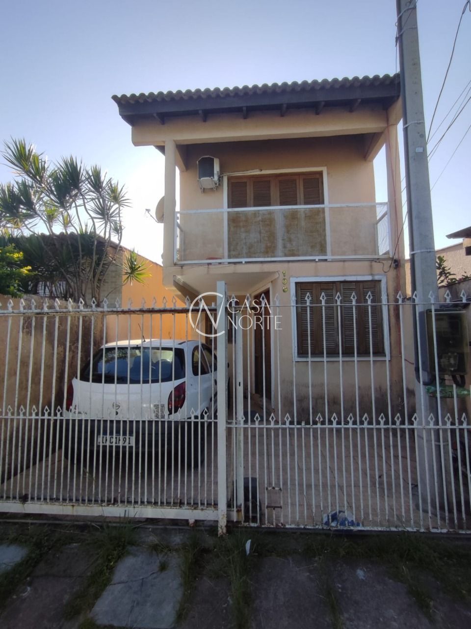 Sobrado à venda com 3 quartos, 170m², 2 vagas, Rua Delmar Kuhn no bairro Hípica em Porto Alegre