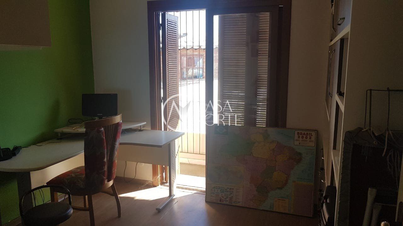 Casa à venda com 4 quartos, 205m², 1 suíte, 2 vagas, Rua Gregório da Fonseca no bairro Nonoai em Porto Alegre