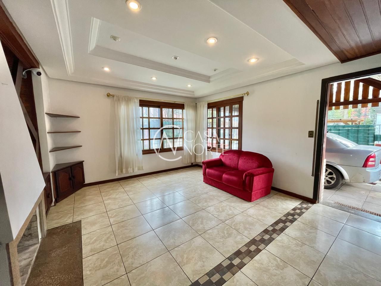 Casa à venda com 3 quartos, 338m², 2 suítes, 5 vagas, Rua Gávea no bairro Ipanema em Porto Alegre