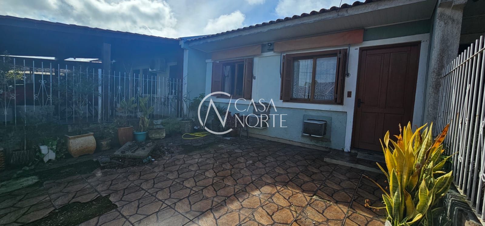 Casa à venda com 3 quartos, 53m², 2 vagas, Rua Doutor Raphael Loro no bairro Hípica em Porto Alegre