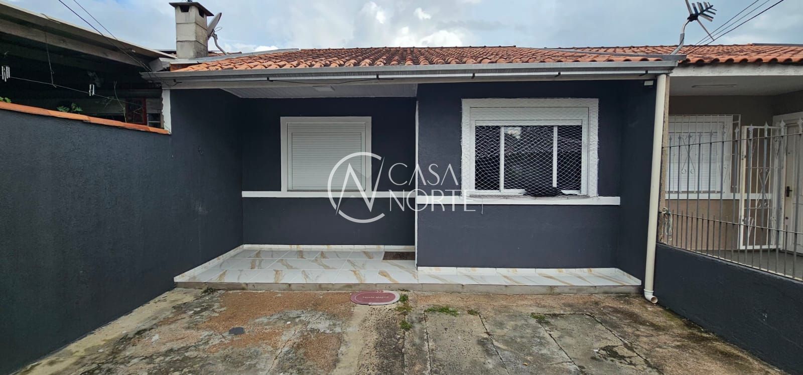 Casa à venda com 2 quartos, 46m², 1 vaga, Rua Carlos Maximiliano Fayet no bairro Hípica em Porto Alegre