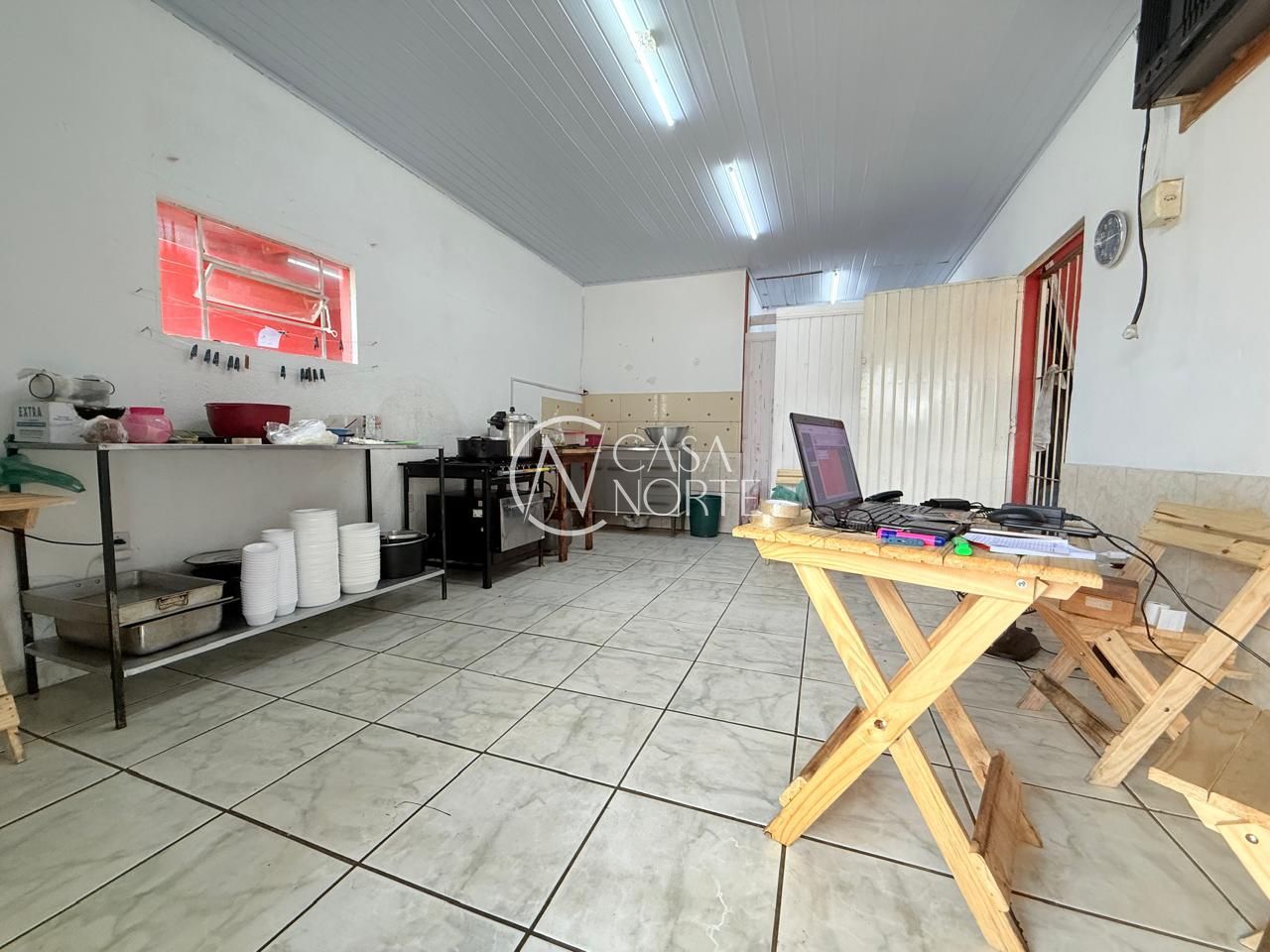 Ponto Comercial à venda com 1 quarto, 1 vaga, Rua Eugênio Rodrigues no bairro Restinga em Porto Alegre