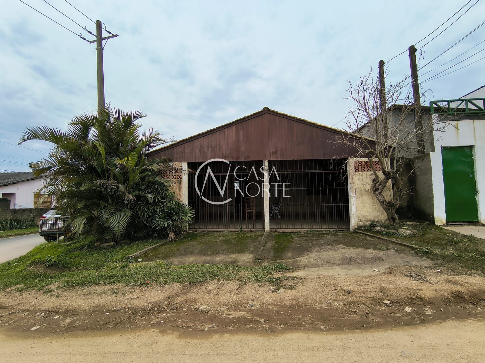 Casa à venda com 3 quartos, 100m², 2 vagas, Beco do Paladino no bairro Campo Novo em Porto Alegre