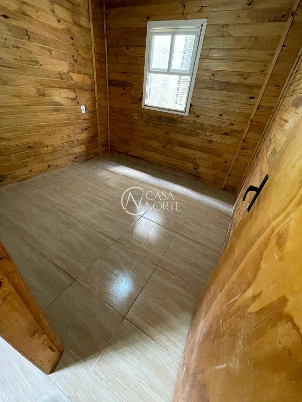 Casa à venda com 2 quartos, 30m², 2 vagas, Rua Associação Atlética Trienon no bairro Belém Novo em Porto Alegre