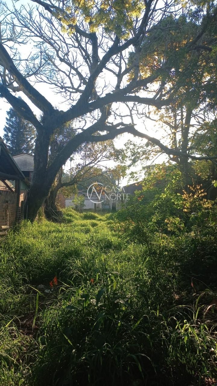 Terreno à venda  com 420m², Rua Inspetor Adalberto de Souza Remião no bairro Belém Novo em Porto Alegre