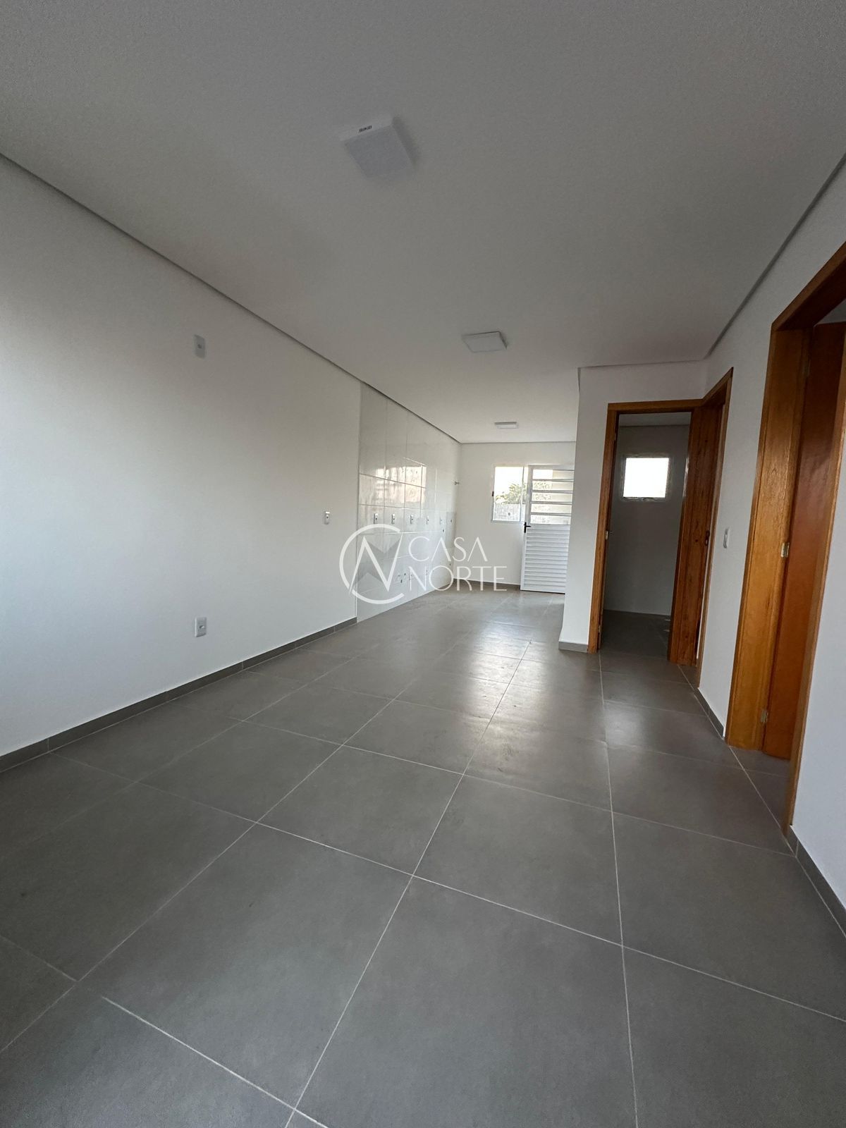 Casa à venda com 2 quartos, 52m², 2 vagas, Joel Iuchno no bairro Hípica em Porto Alegre