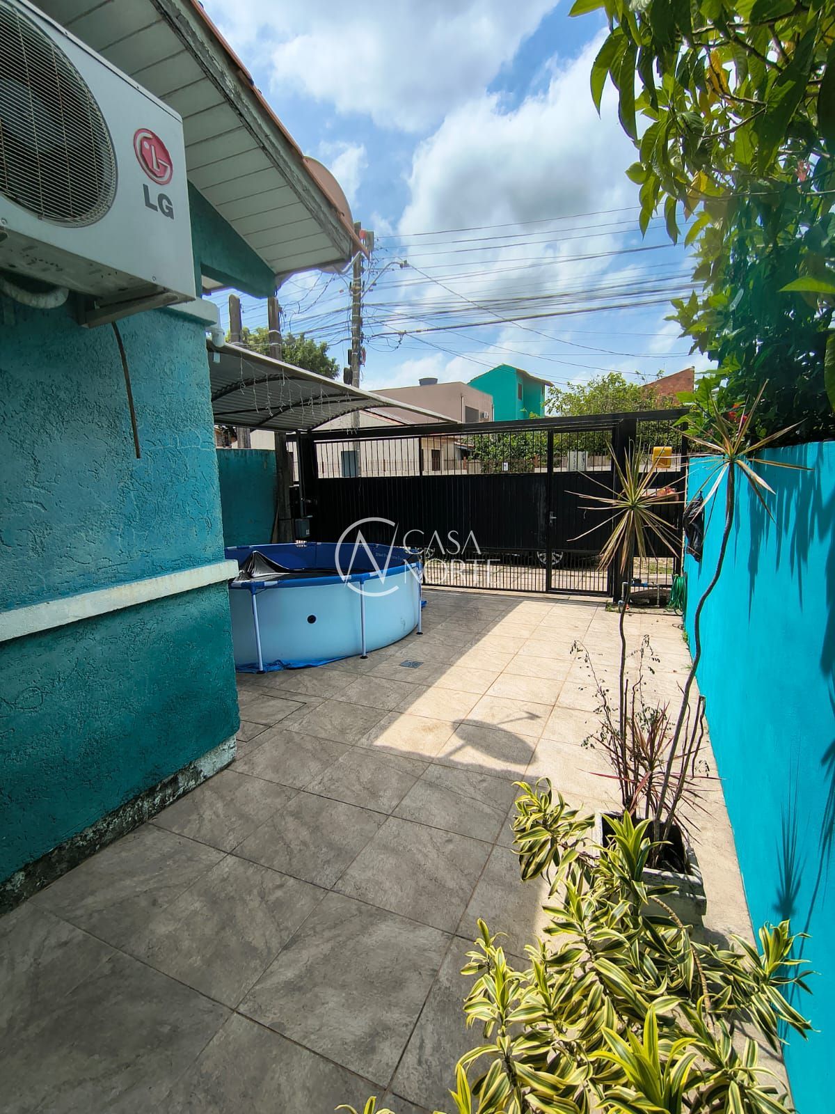 Casa à venda com 3 quartos, 75m², 1 vaga, Rua Raffaele Nigro no bairro Hípica em Porto Alegre