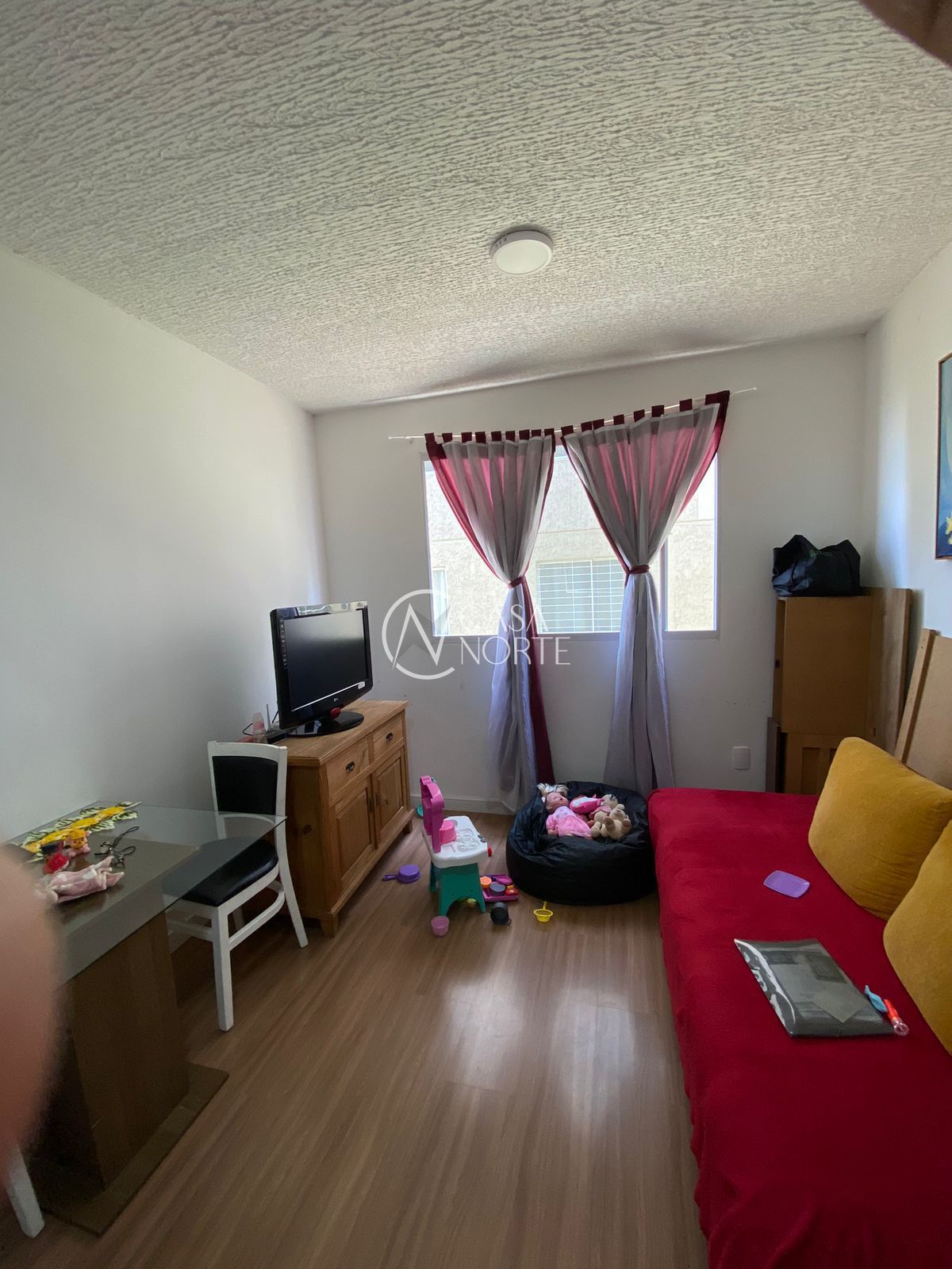 Apartamento à venda com 2 quartos, 41m², 1 vaga, Rua Inocêncio de Oliveira Alves no bairro Rubem Berta em Porto Alegre