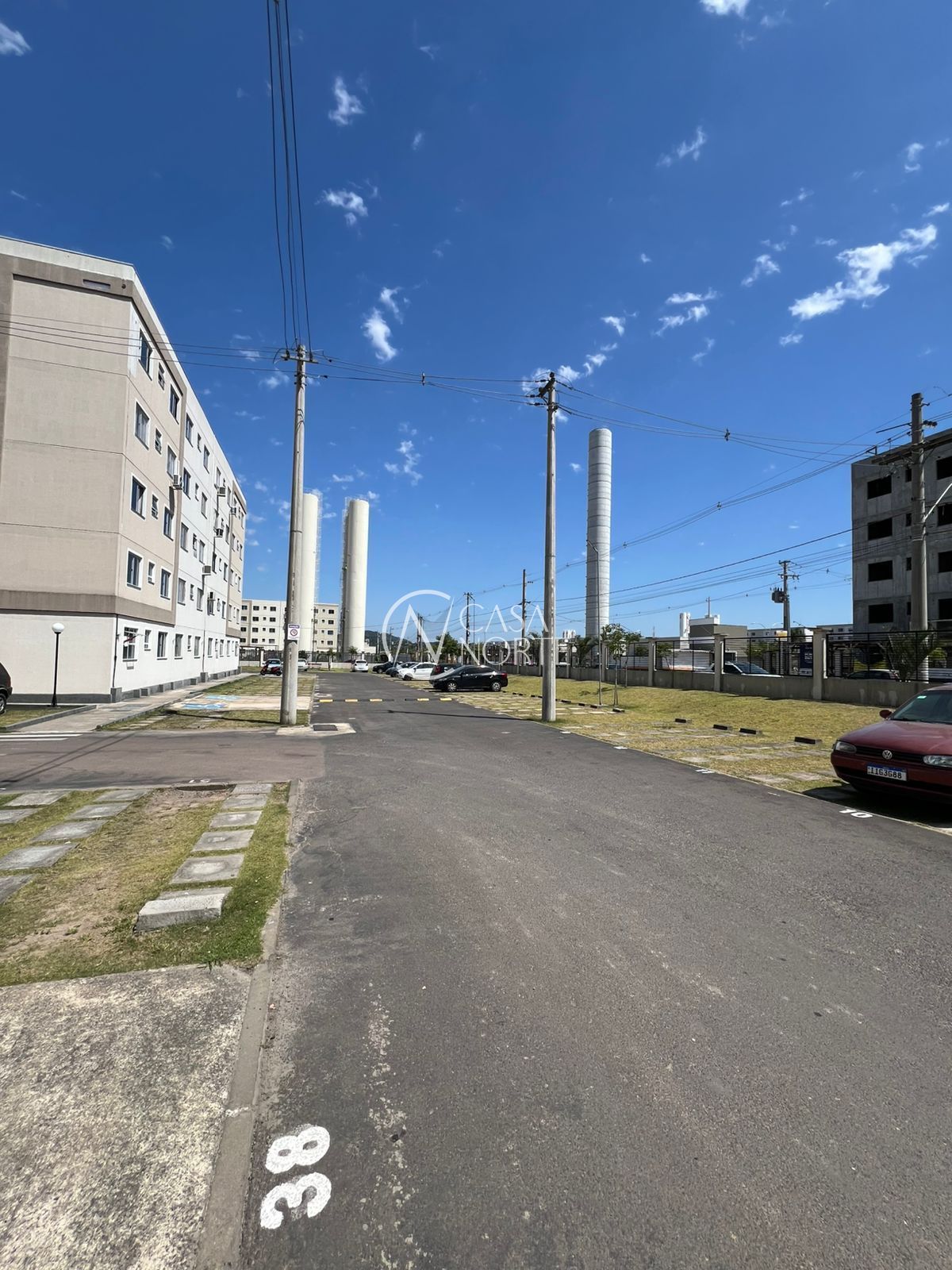 Apartamento à venda com 2 quartos, 46m², 1 vaga, Rua Sete Mil e Oito no bairro Restinga em Porto Alegre