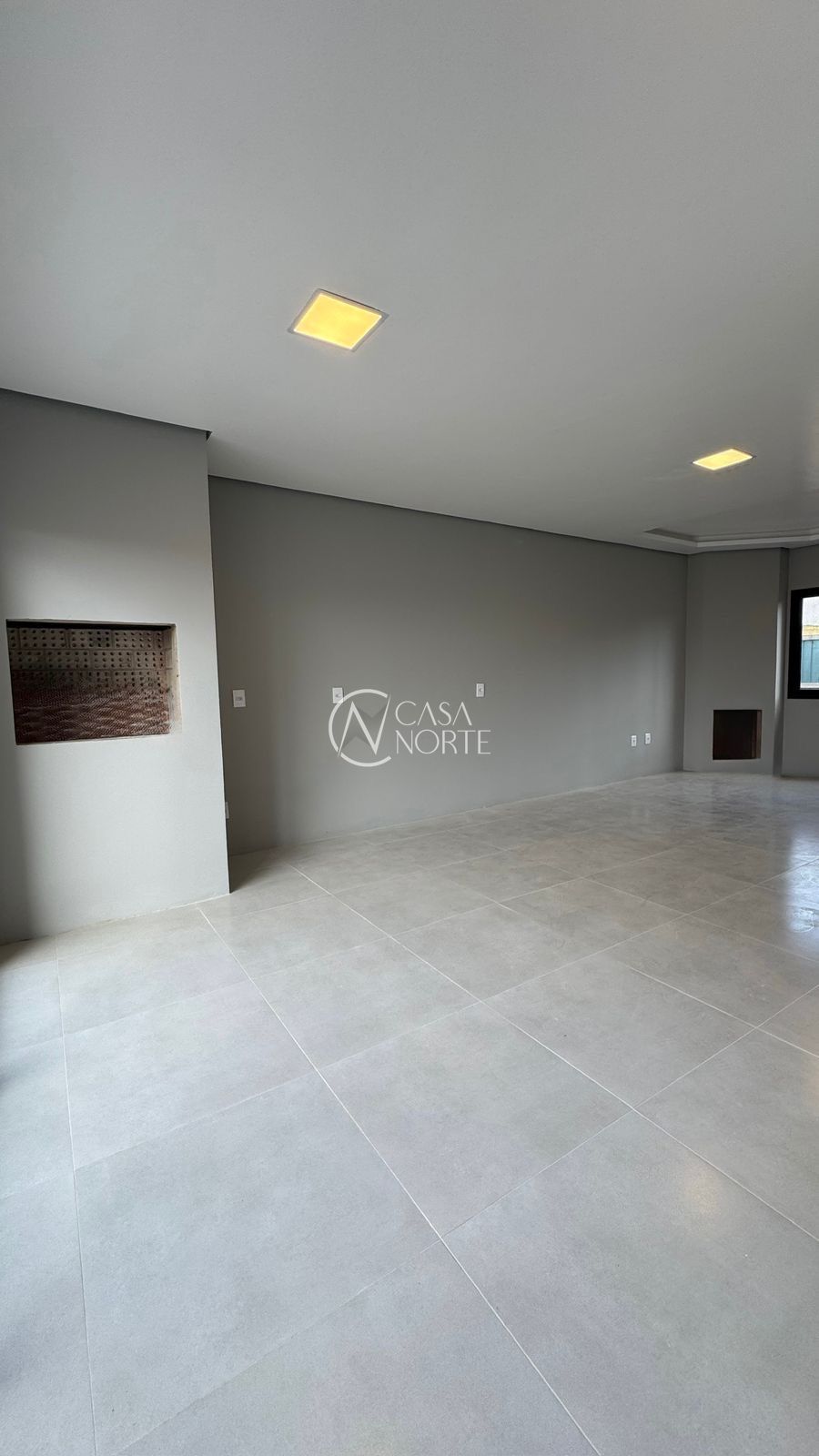 Sobrado à venda com 2 quartos, 86m², 2 suítes, 2 vagas, Rua Madre Clara no bairro Mário Quintana em Porto Alegre