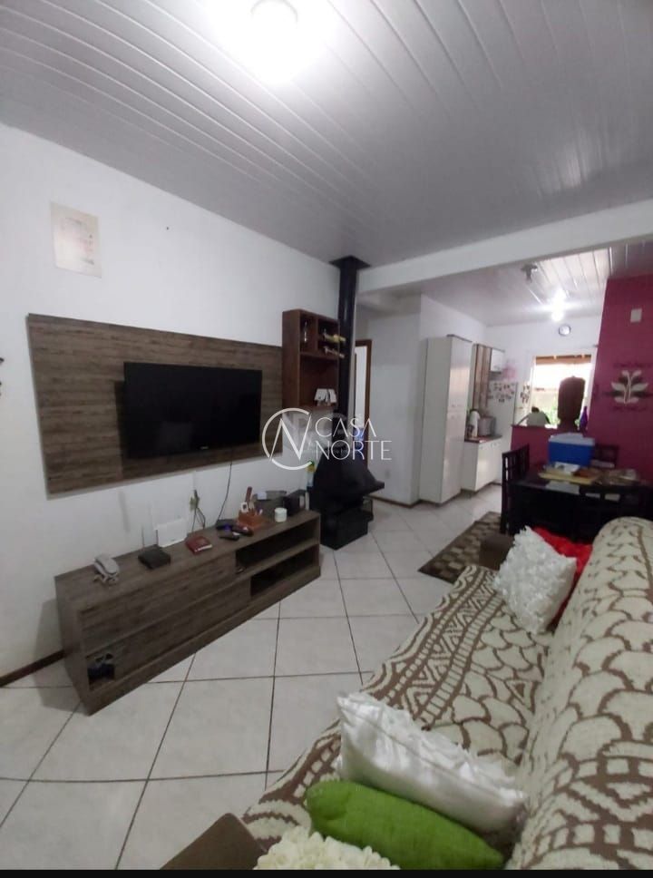 Casa à venda com 2 quartos, 52m², 1 vaga, Rua Newton Silveira Netto no bairro Hípica em Porto Alegre