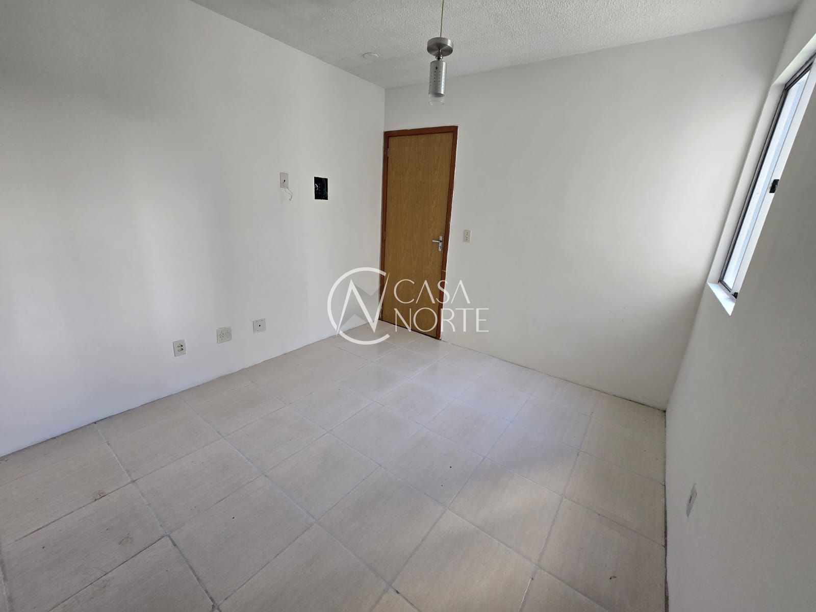 Apartamento à venda com 2 quartos, 38m², 1 vaga, Rua Capitão Pedroso no bairro Restinga em Porto Alegre