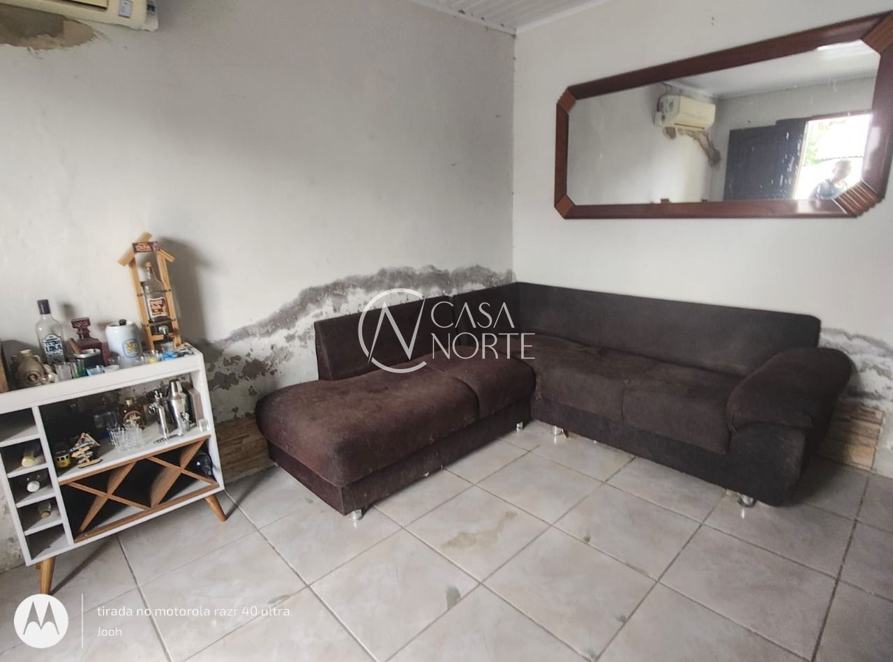 Casa à venda com 3 quartos, 299m², 1 suíte, 2 vagas, Rua Raffaele Nigro no bairro Hípica em Porto Alegre