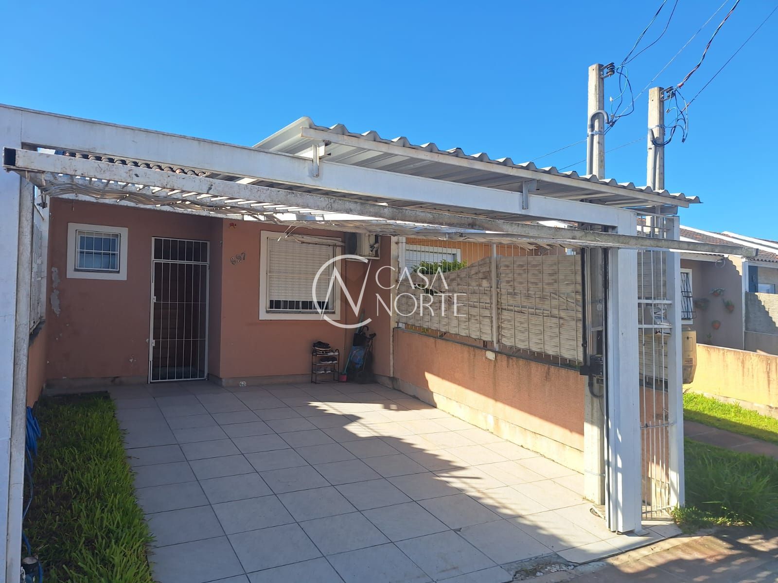 Casa à venda com 2 quartos, 40m², 1 vaga, Rua Solon Vieira Marques no bairro Restinga em Porto Alegre