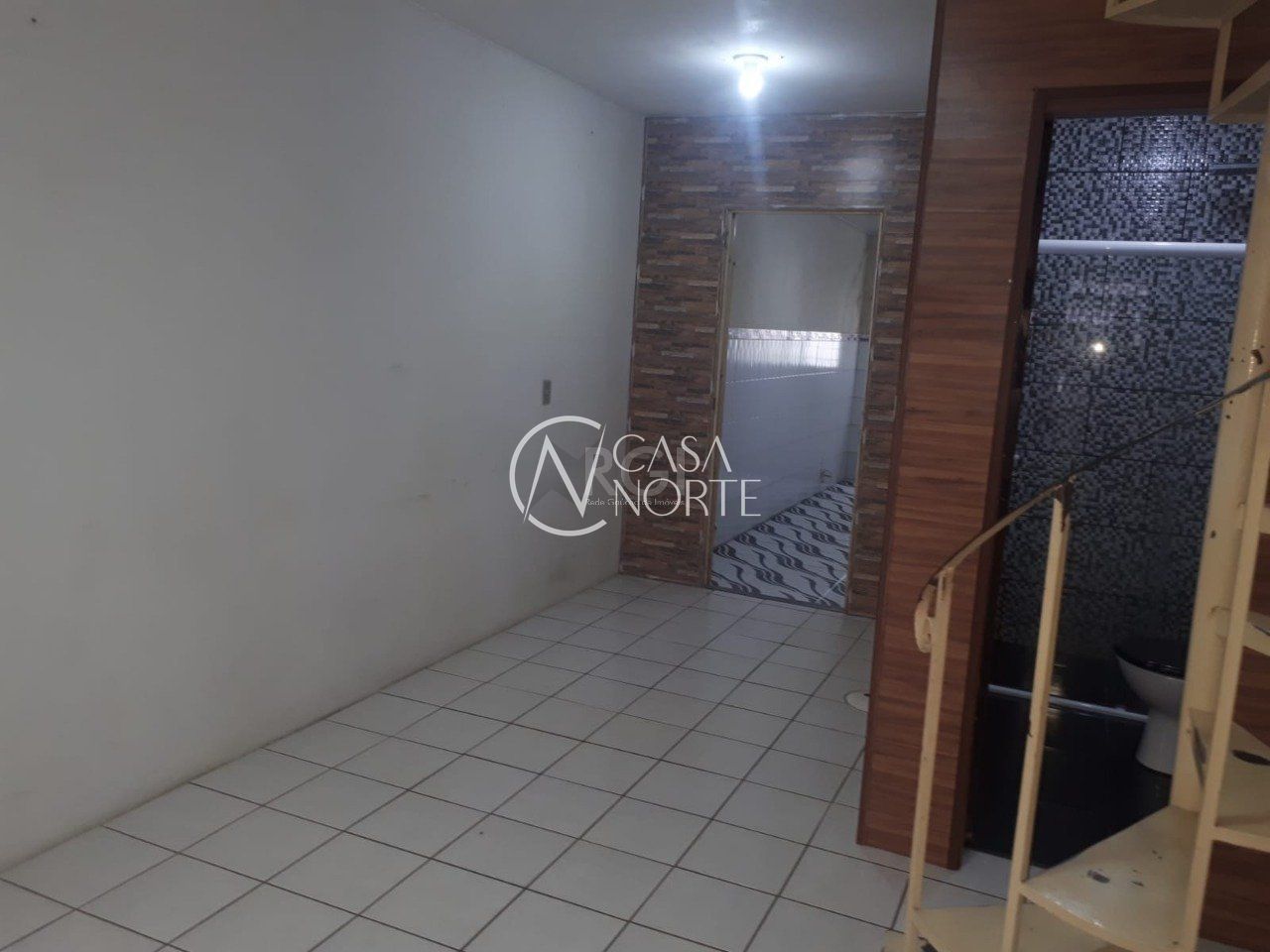 Sobrado à venda com 2 quartos, 60m², 1 vaga, Avenida João Antônio da Silveira no bairro Restinga em Porto Alegre