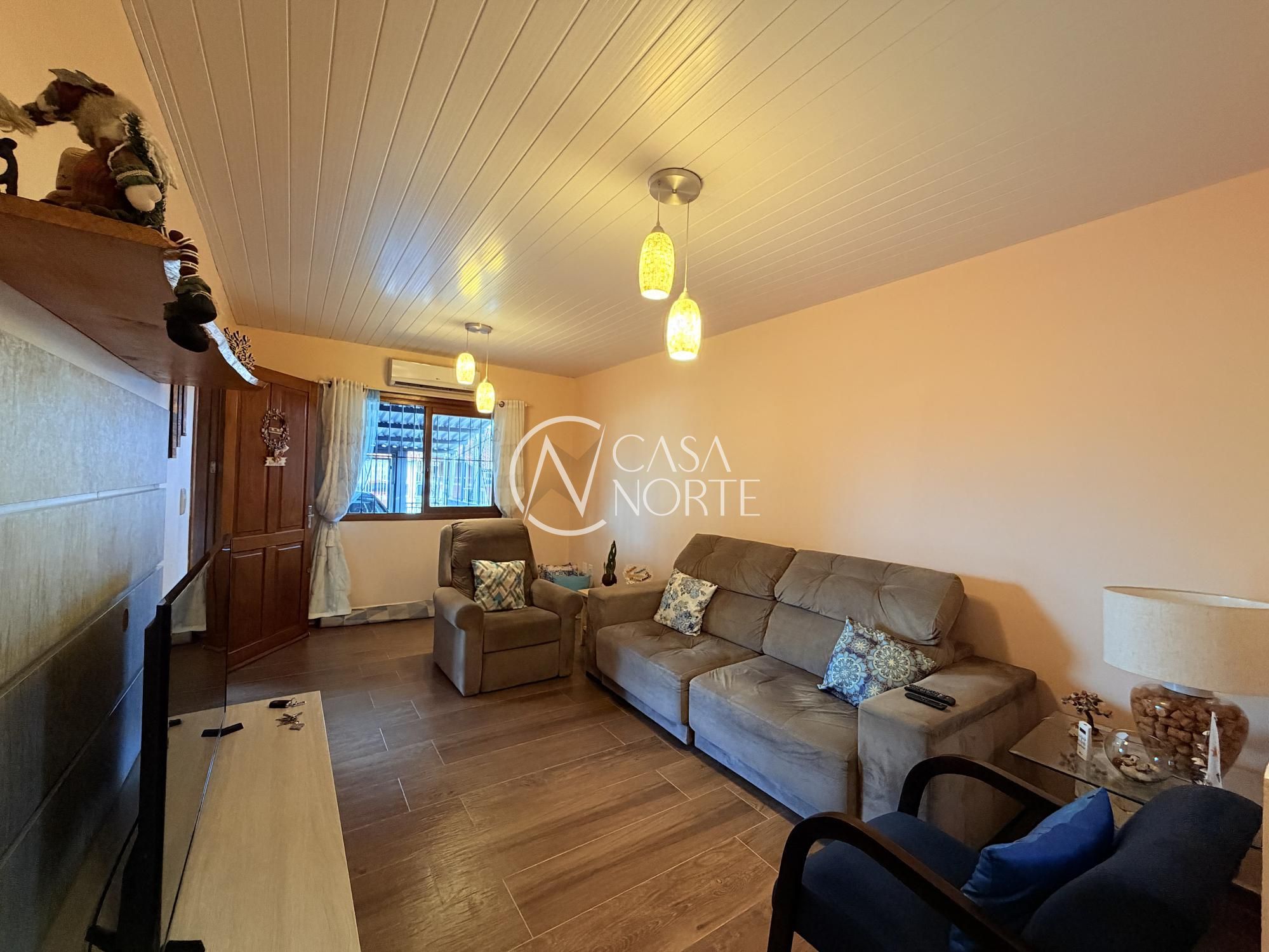 Casa à venda com 3 quartos, 55m², 1 vaga, Rua Elaine Juchem Selistre no bairro Hípica em Porto Alegre