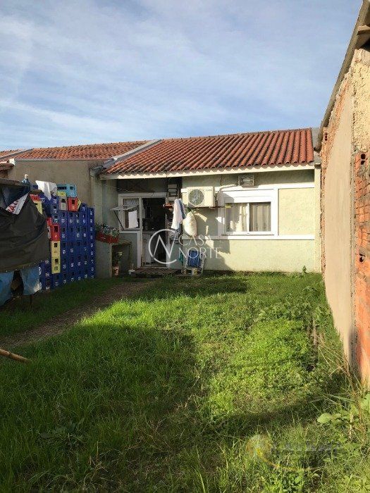 Casa à venda com 2 quartos, 51m², 2 vagas, Estrada Costa Gama no bairro Restinga em Porto Alegre