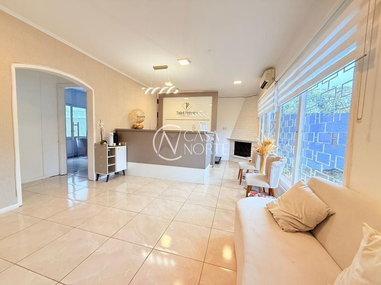 Ponto Comercial à venda com 5 quartos, 200m², 3 vagas, Rua Tupã no bairro Vila Assunção em Porto Alegre