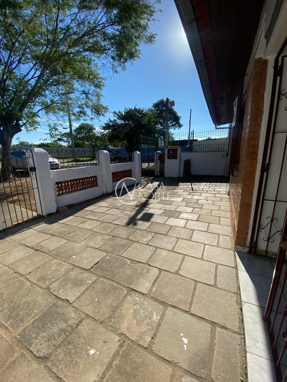 Casa à venda com 3 quartos, 100m², 1 vaga, Rua Eugênio Rodrigues no bairro Restinga em Porto Alegre