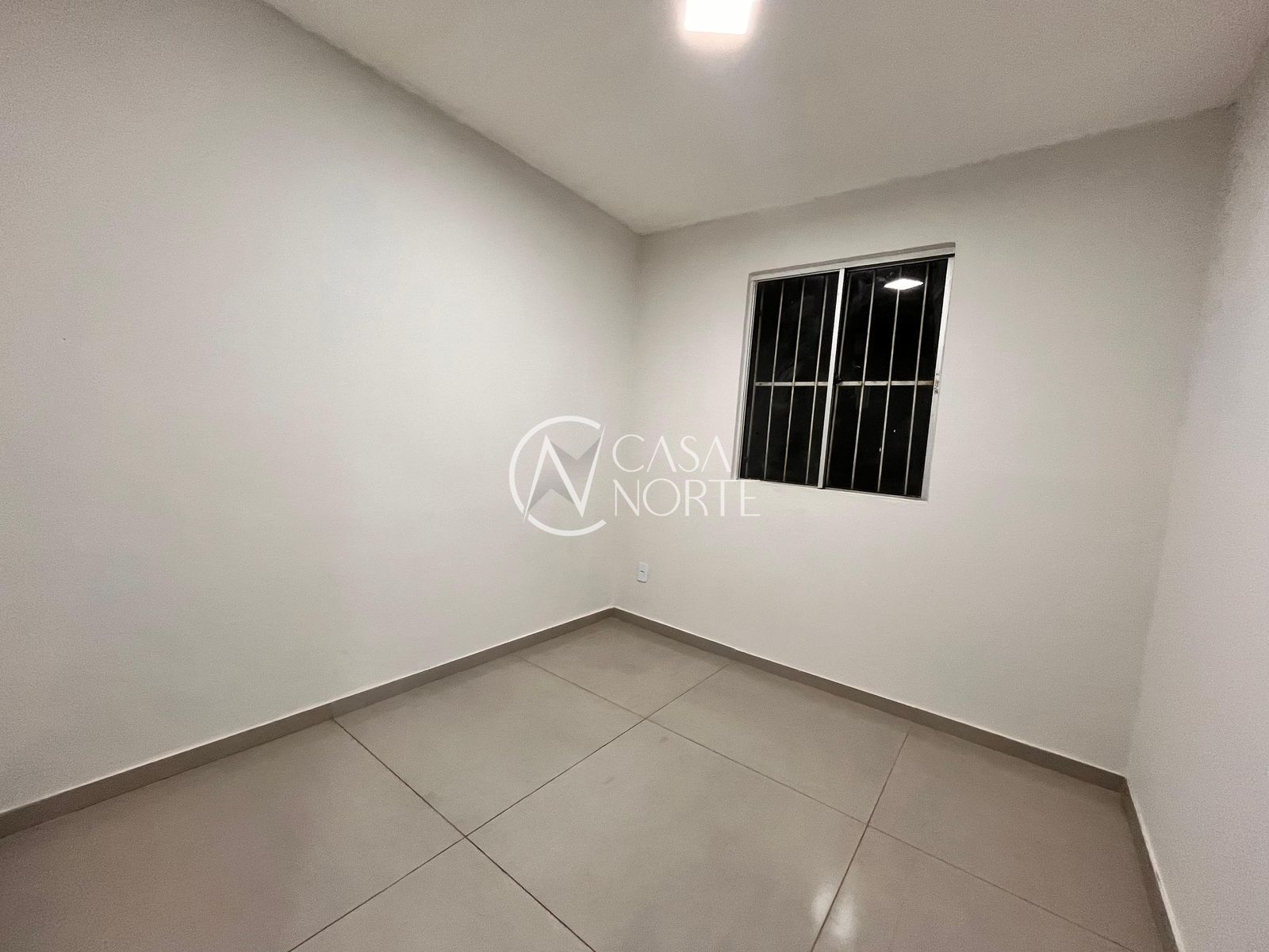 Apartamento à venda com 2 quartos, 38m², 1 vaga, Rua Capitão Pedroso no bairro Restinga em Porto Alegre