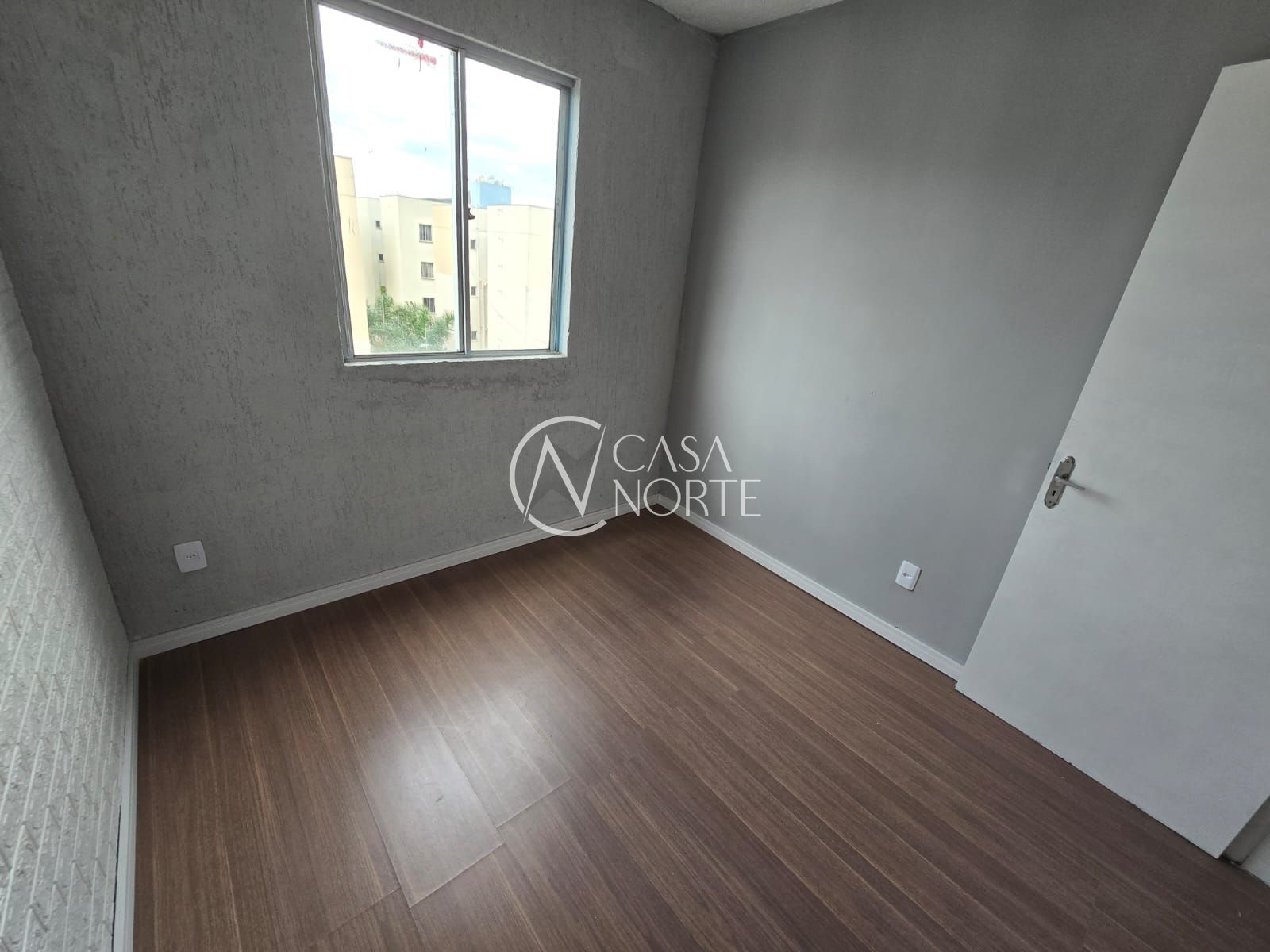 Apartamento à venda com 2 quartos, 38m², 1 vaga, Rua Capitão Pedroso no bairro Restinga em Porto Alegre