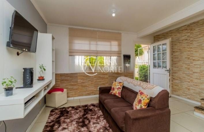 Sobrado à venda com 2 quartos, 118m², 2 vagas, Avenida Edgar Pires de Castro no bairro Hípica em Porto Alegre