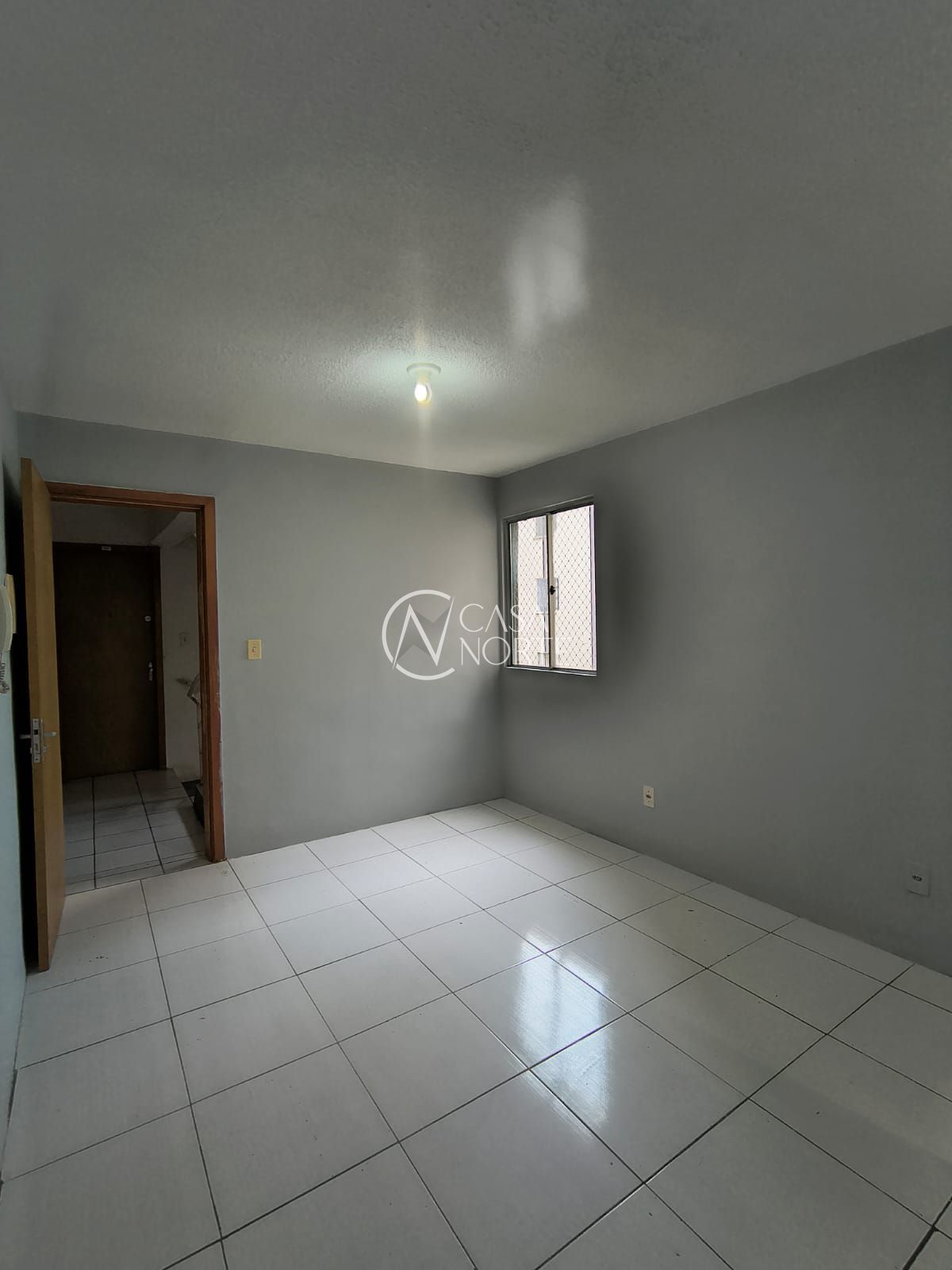 Apartamento à venda com 2 quartos, 38m², 1 vaga, Rua Capitão Pedroso no bairro Restinga em Porto Alegre