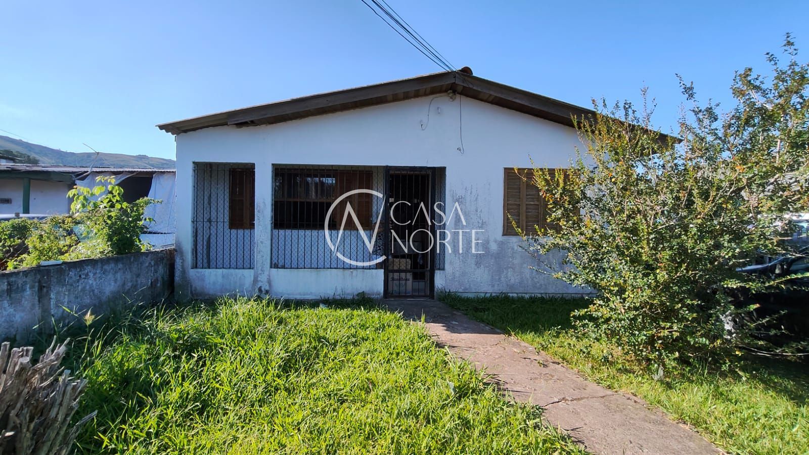 Casa à venda com 2 quartos, 99m², 2 vagas, Avenida Edgar Pires de Castro no bairro Hípica em Porto Alegre