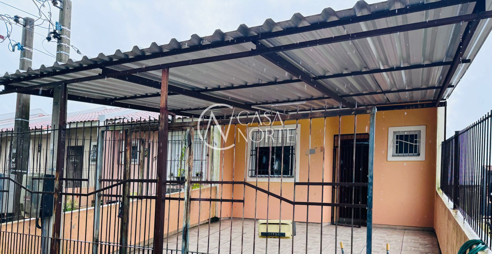 Casa à venda com 2 quartos, 40m², 5 vagas, Rua Clóvis Stenzel no bairro Restinga em Porto Alegre