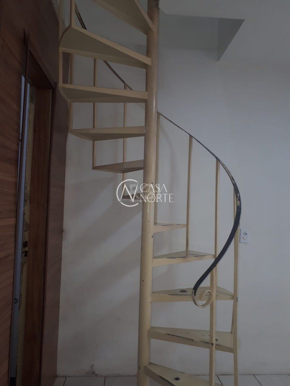 Sobrado à venda com 2 quartos, 60m², 1 vaga, Avenida João Antônio da Silveira no bairro Restinga em Porto Alegre