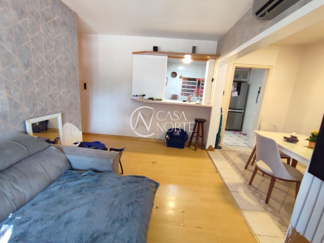 Casa à venda com 3 quartos, 70m², 1 suíte, 2 vagas, Rua Carlos Ferreira no bairro Teresópolis em Porto Alegre