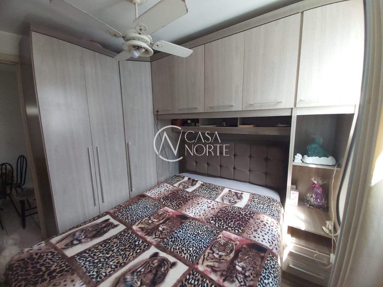 Apartamento à venda com 2 quartos, 42m², 1 vaga, Rua José Barcellos Garcia no bairro Rubem Berta em Porto Alegre