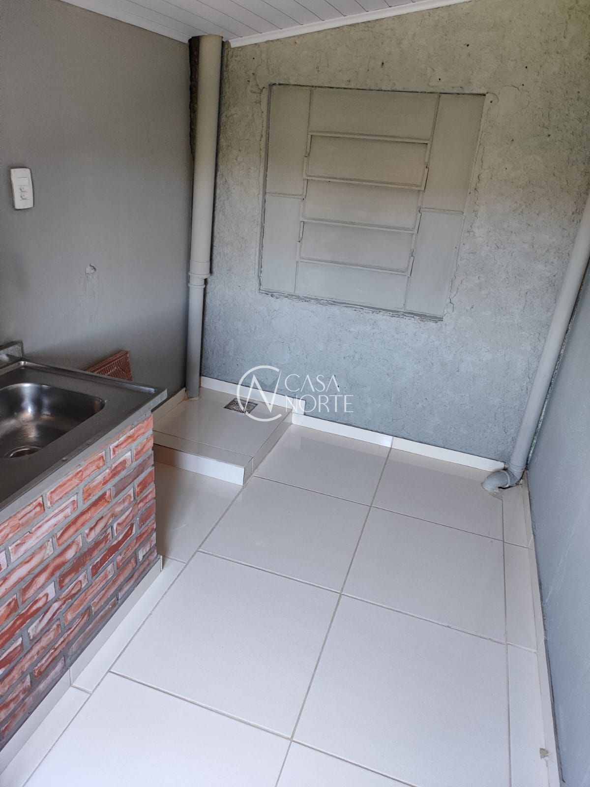 Sobrado à venda com 2 quartos, 45m², 1 vaga, Rua São Miguel no bairro Coronel Aparício Borges em Porto Alegre