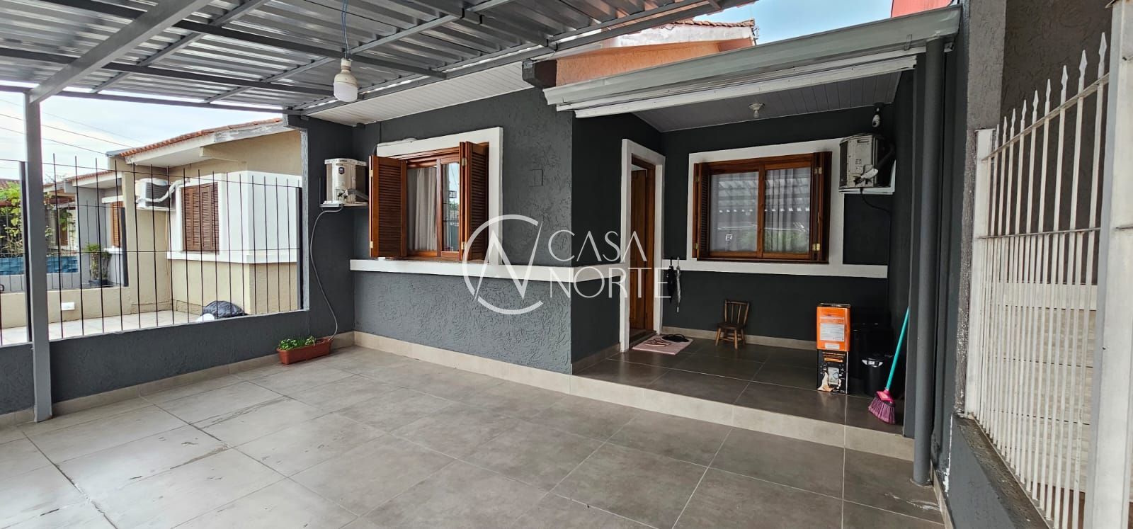 Casa à venda com 3 quartos, 100m², 2 vagas, Rua José Carlos Bohne no bairro Hípica em Porto Alegre