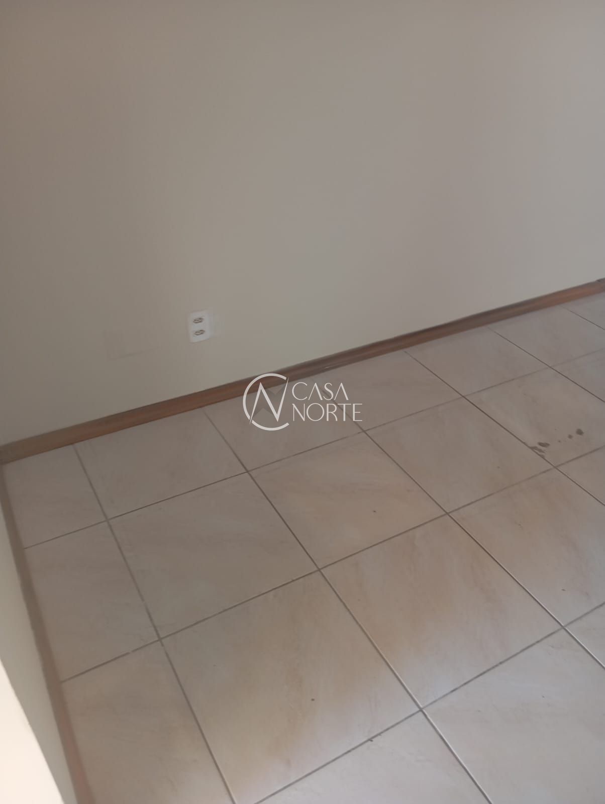 Casa à venda com 2 quartos, 40m², 1 vaga, Rua Coronel Dastro Dutra no bairro Restinga em Porto Alegre