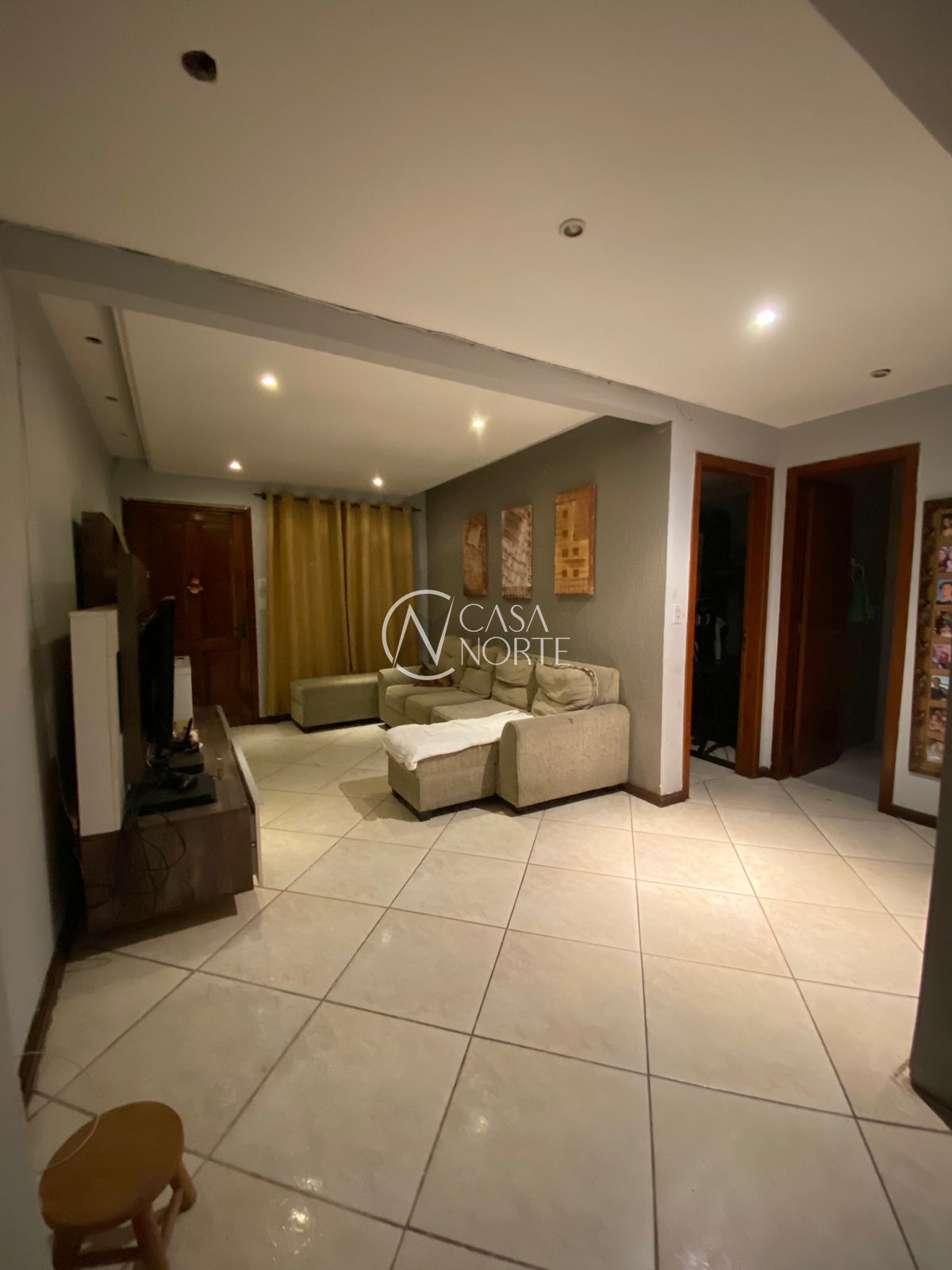 Casa à venda com 2 quartos, 102m², 2 vagas, Rua Doutor Raphael Loro no bairro Hípica em Porto Alegre