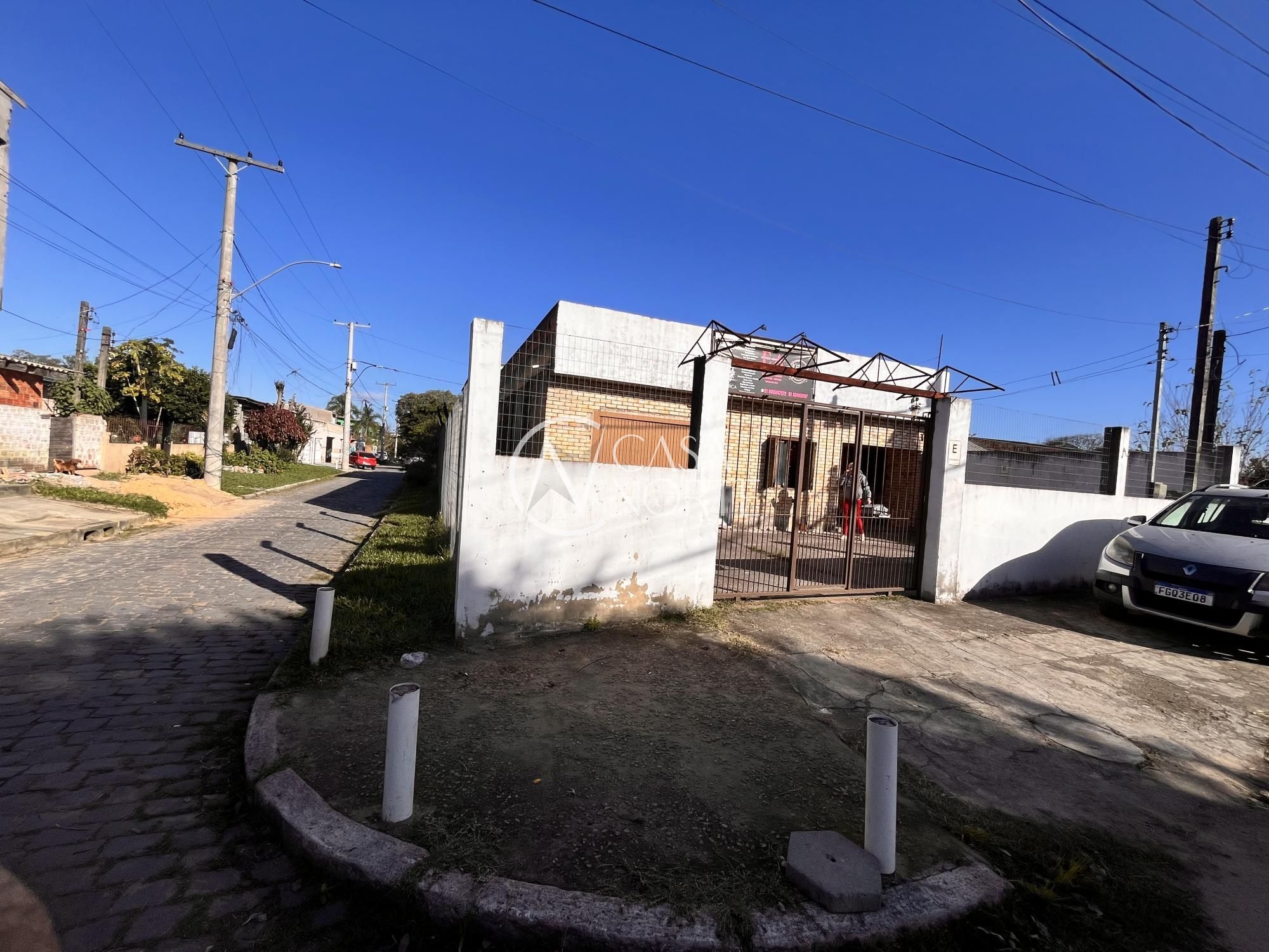 Casa à venda com 3 quartos, 143m², 2 vagas, Avenida Ignês E. Fagundes no bairro Restinga em Porto Alegre