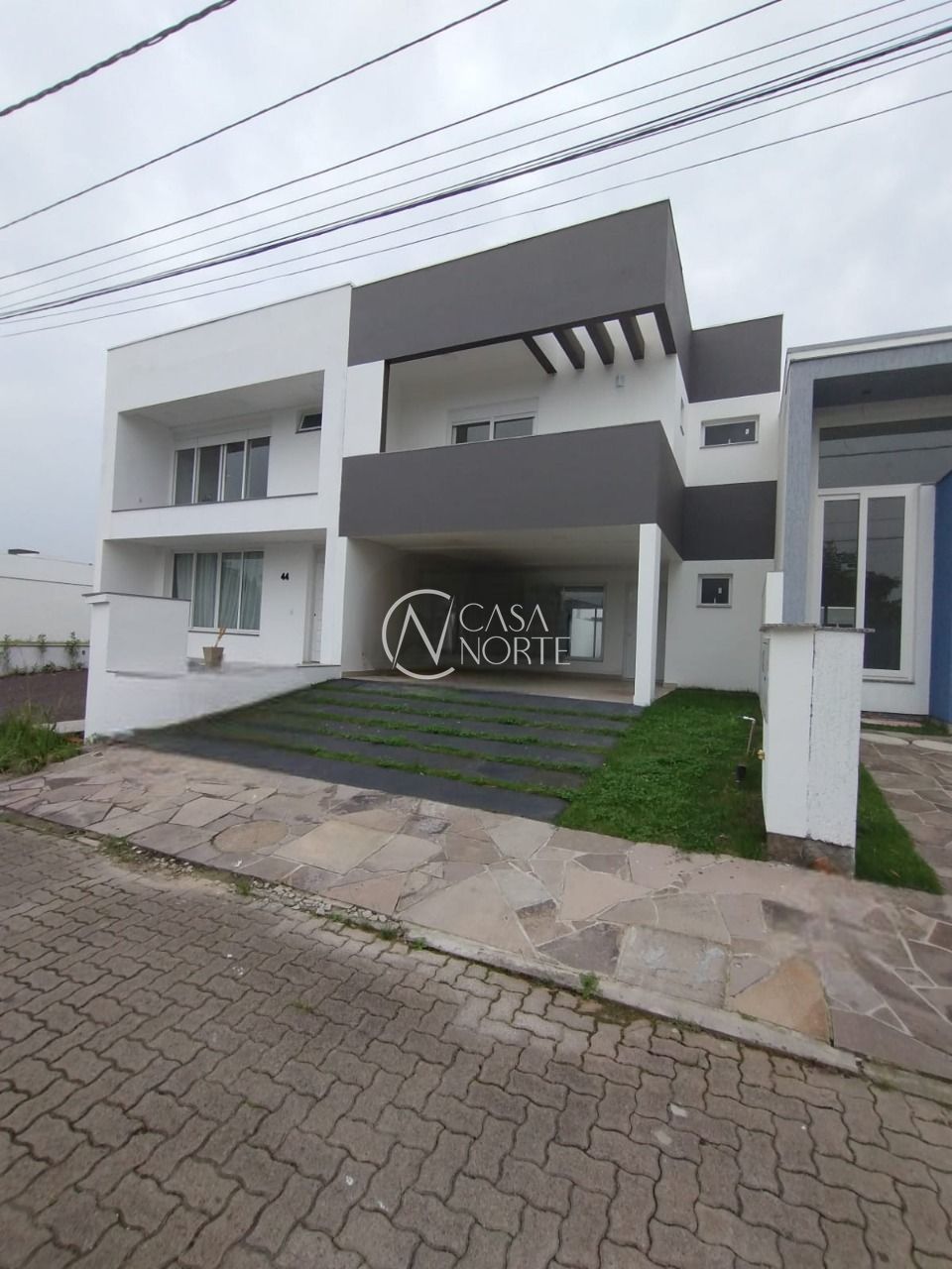 Casa à venda com 3 quartos, 170m², 1 suíte, 2 vagas, Rua Monsenhor Augusto Dalvit no bairro Aberta dos Morros em Porto Alegre