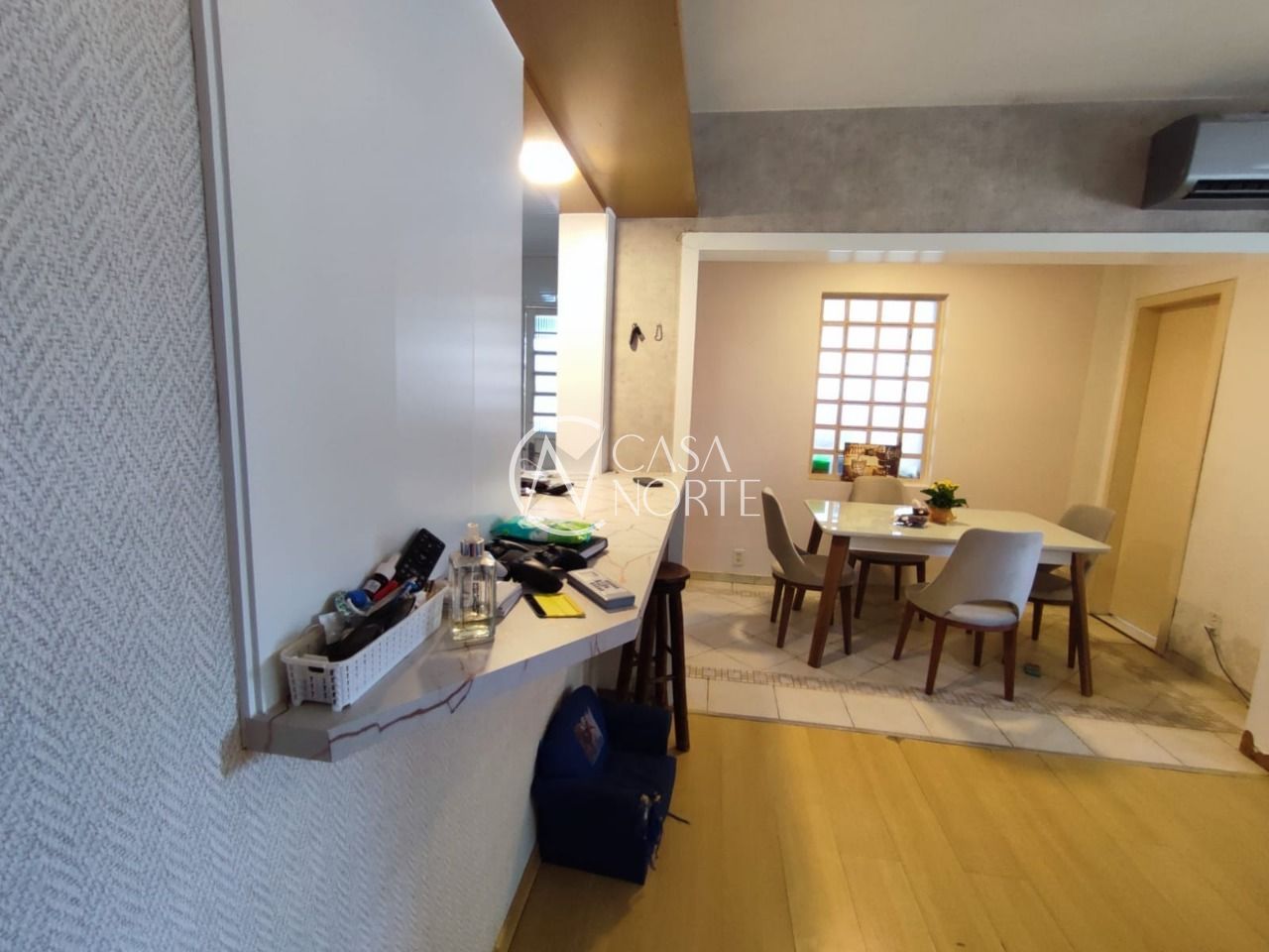 Casa à venda com 3 quartos, 70m², 1 suíte, 2 vagas, Rua Carlos Ferreira no bairro Teresópolis em Porto Alegre