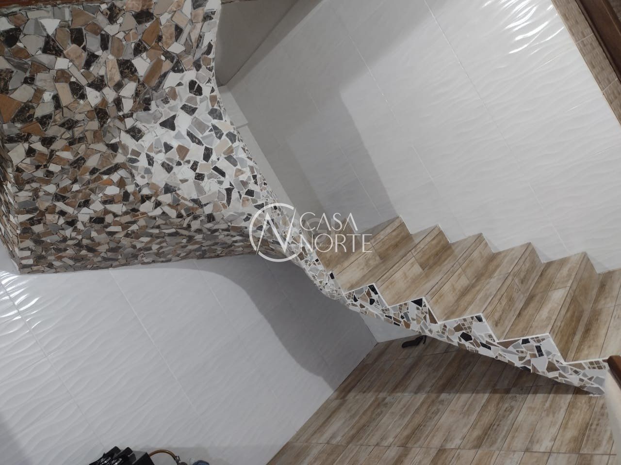 Casa à venda com 3 quartos, 100m², 2 vagas, Rua Carlos Wilson Schröder no bairro Hípica em Porto Alegre