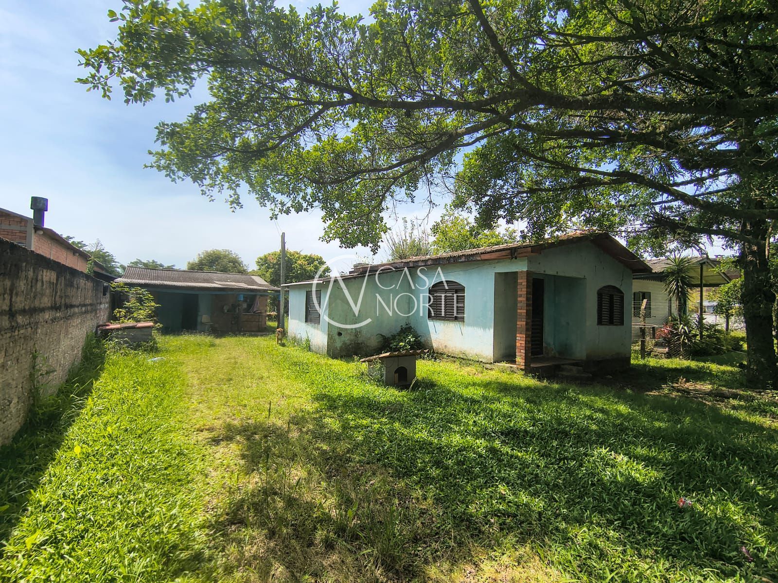 Terreno à venda  com 1500m², Rua Santa Mônica no bairro Ponta Grossa em Porto Alegre