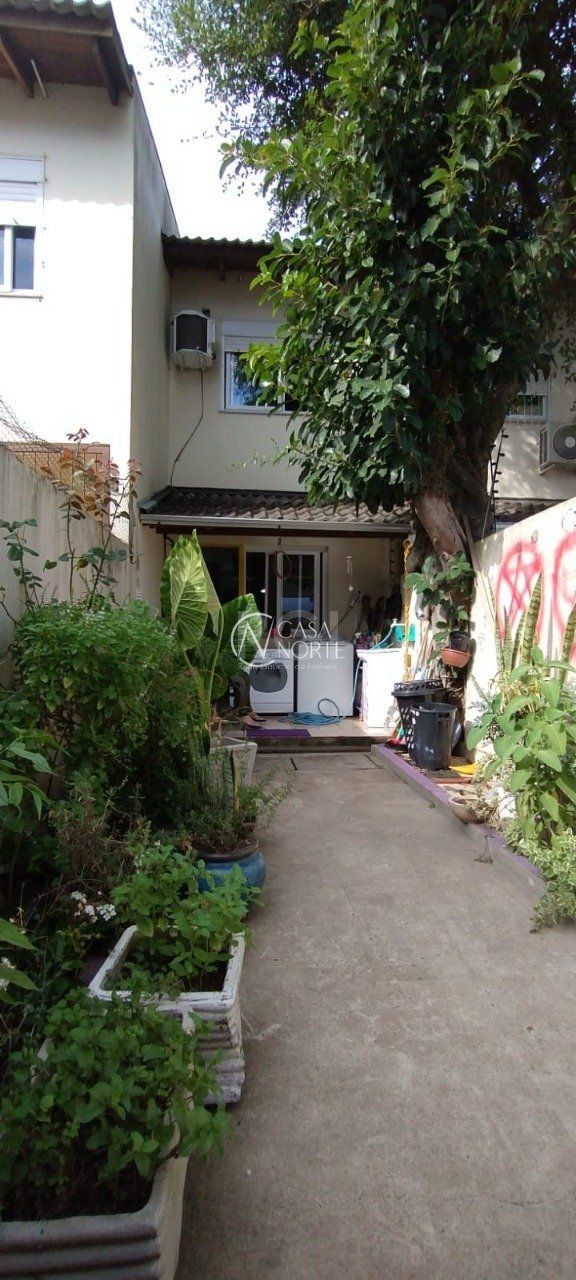 Sobrado à venda com 3 quartos, 78m², 1 suíte, 2 vagas, Rua Ernesto Porfírio dos Reis no bairro Aberta dos Morros em Porto Alegre