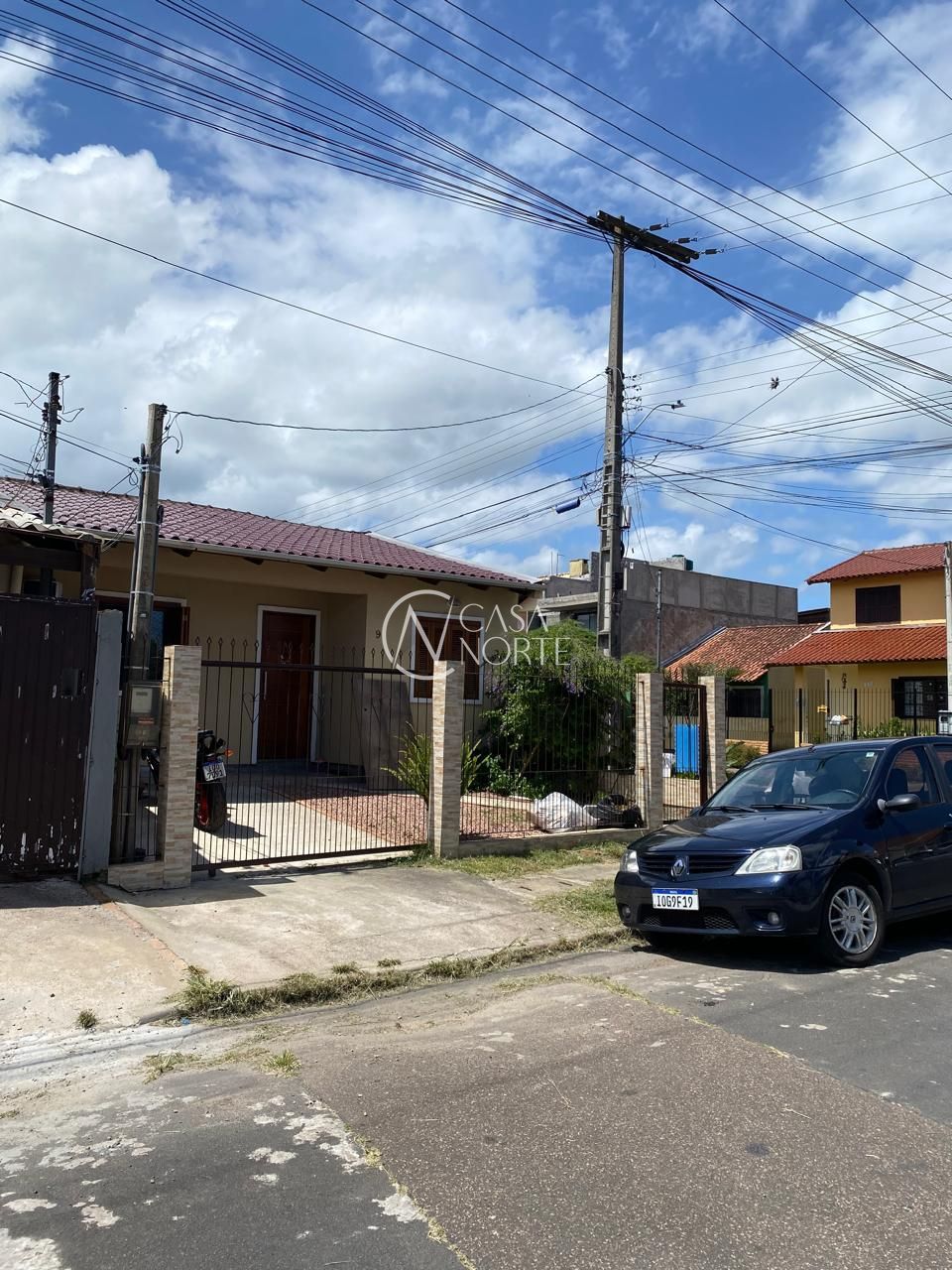 Casa à venda com 2 quartos, 25m², 1 vaga, Rua Elmo Born no bairro Hípica em Porto Alegre